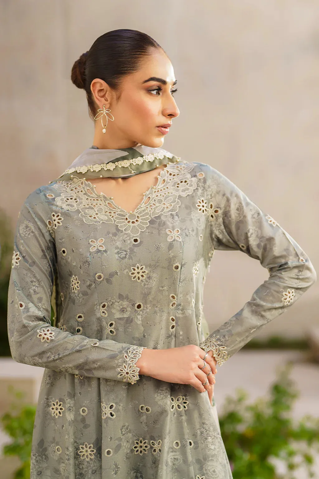 SFL-10 EMBROIDERED LAWN